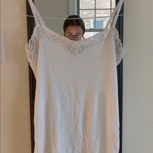 *SOLD ON DEPOP* banana republic white lace cami tank